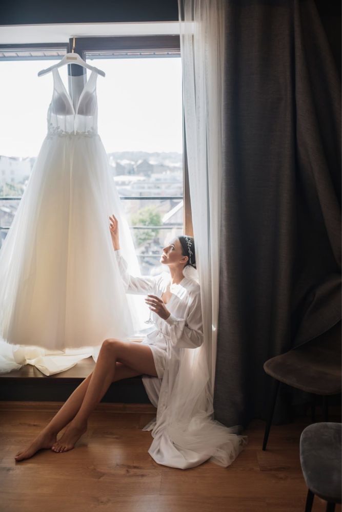 Розкішна весільна сукня від салону CRYSTAL