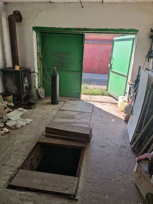 Продаж гаража з документами на вул . Серьогіна 5 а.