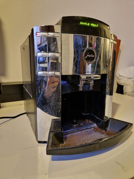 Ekspres ciśnieniowy Jura Impressa  F9