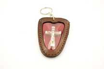 Porta Chaves de Couro com Crucifixo