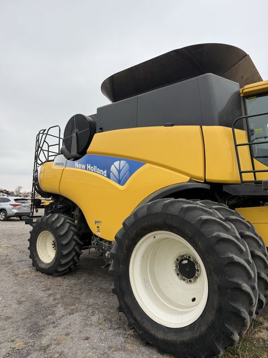 New holland CR9070