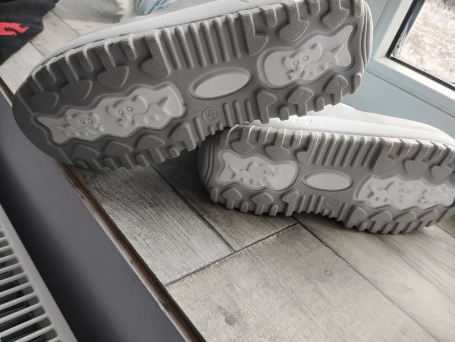 Nowe Buty dla dziecka śniegowce Frozen Sinsay z metką i gwarancją zaku