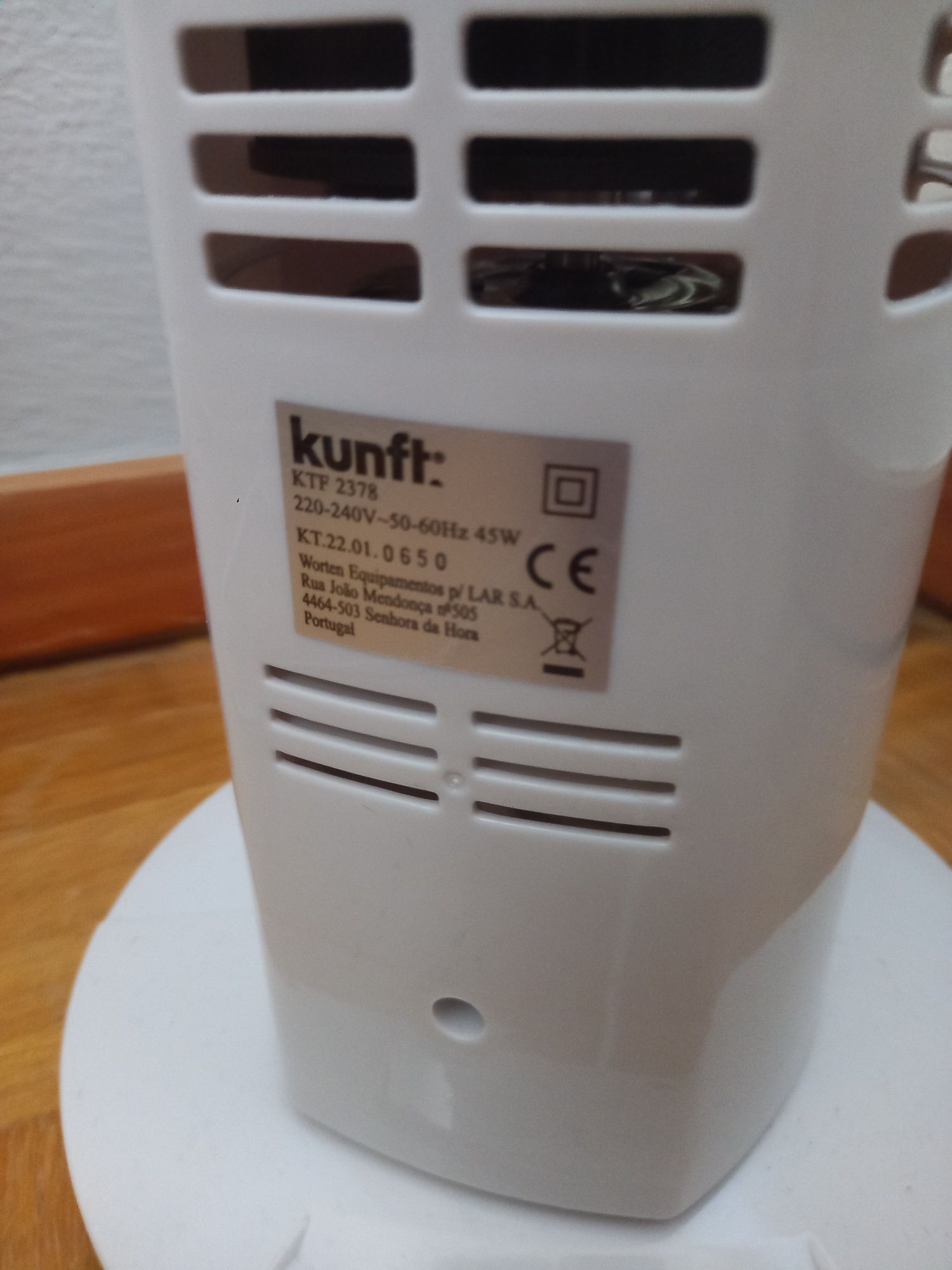 Coluna de ar fresco marca KUNFT 3volicidades 45w Entegamos em mãos 20€