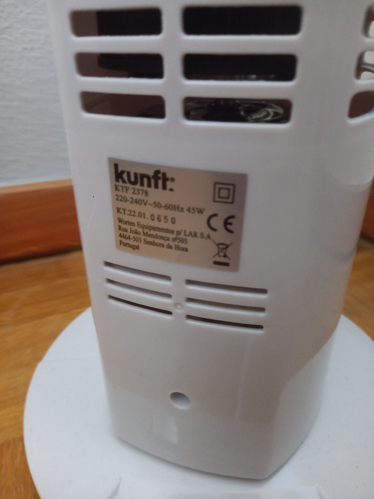 Coluna de ar fresco marca KUNFT 3volicidades 45w Entegamos em mãos 20€