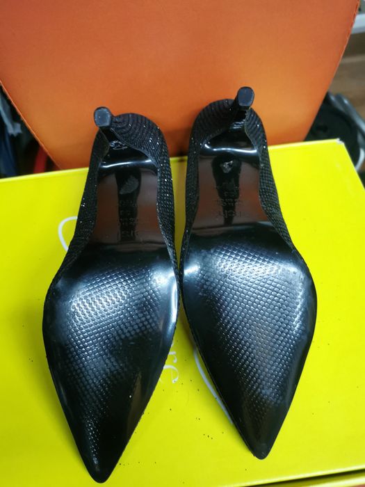 Sapatos de salto alto brilhantes berska 36