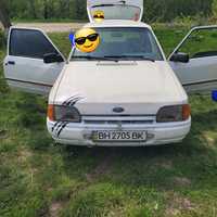 FORD ESCORT 1988 года