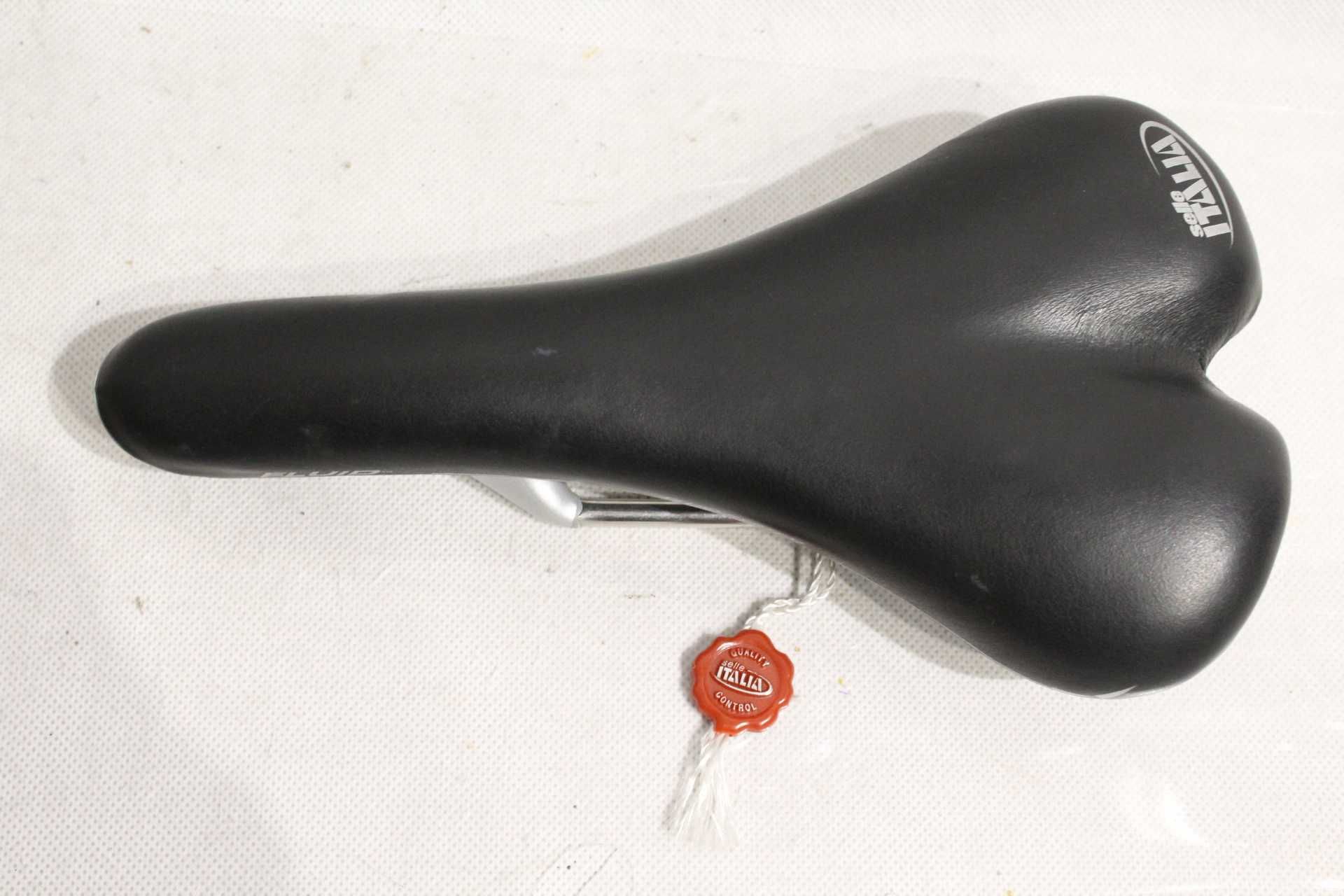 NOS SELLE ITALIA fluid carbon SKÓRA siodełko rowerowe kolarzówka CL6