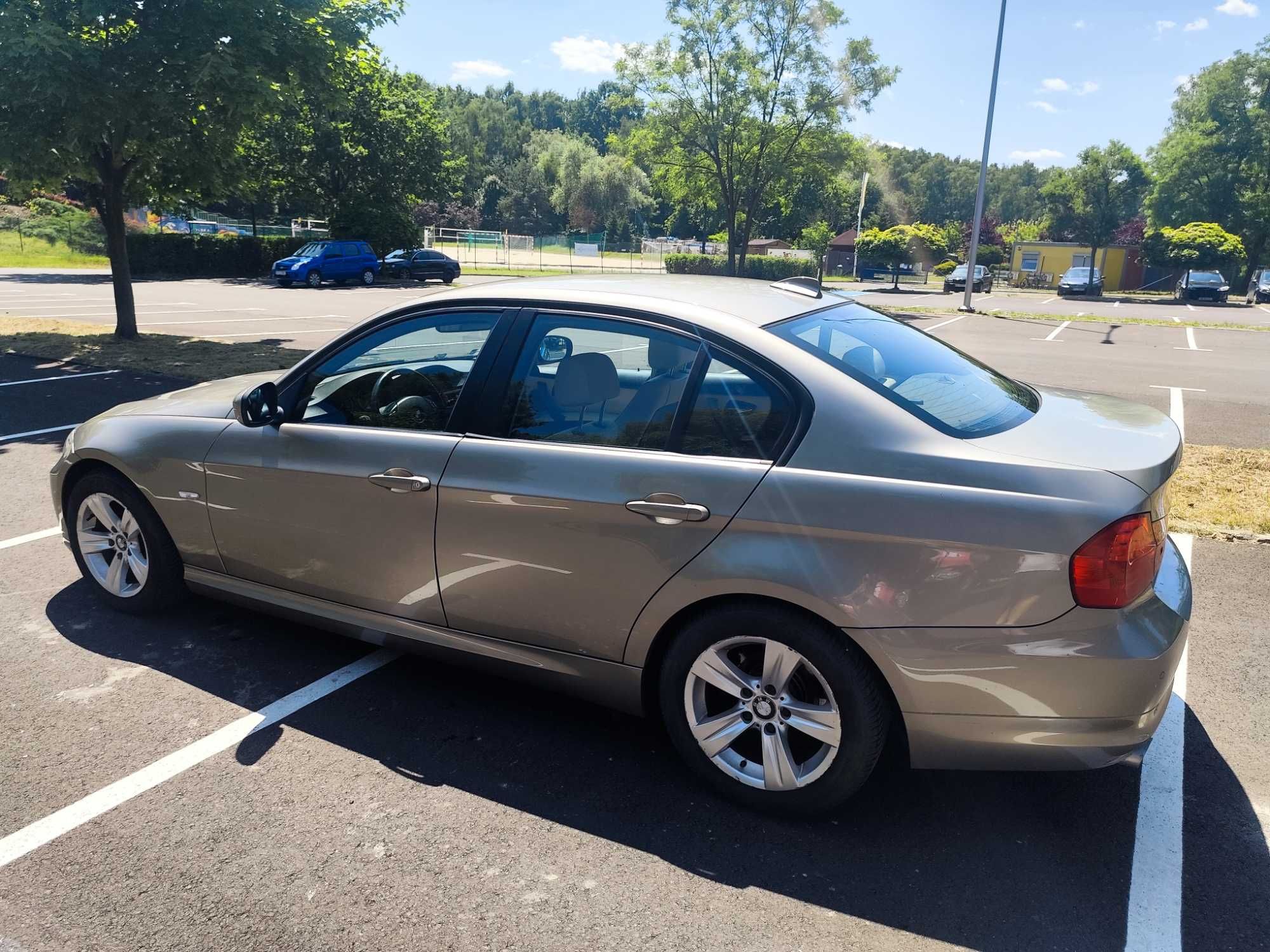 BMW E90 318d sedan facelift 2008