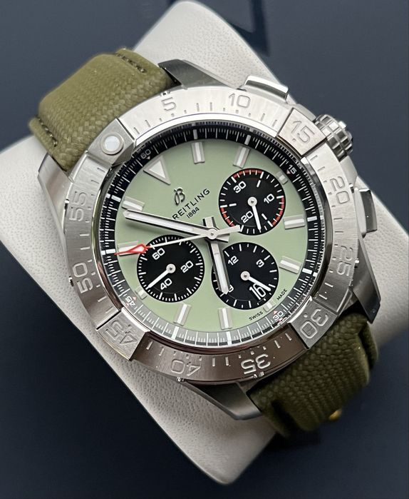Breitling AVENGER B01 CHRONOGRAPH 44 mm , rolex omega