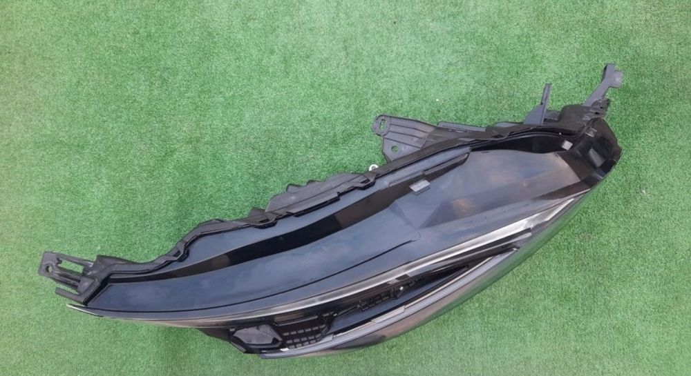 Farol direito qashqai j12