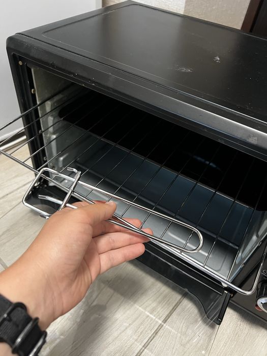 Електрична піч LIBERTON LEO-380 Black