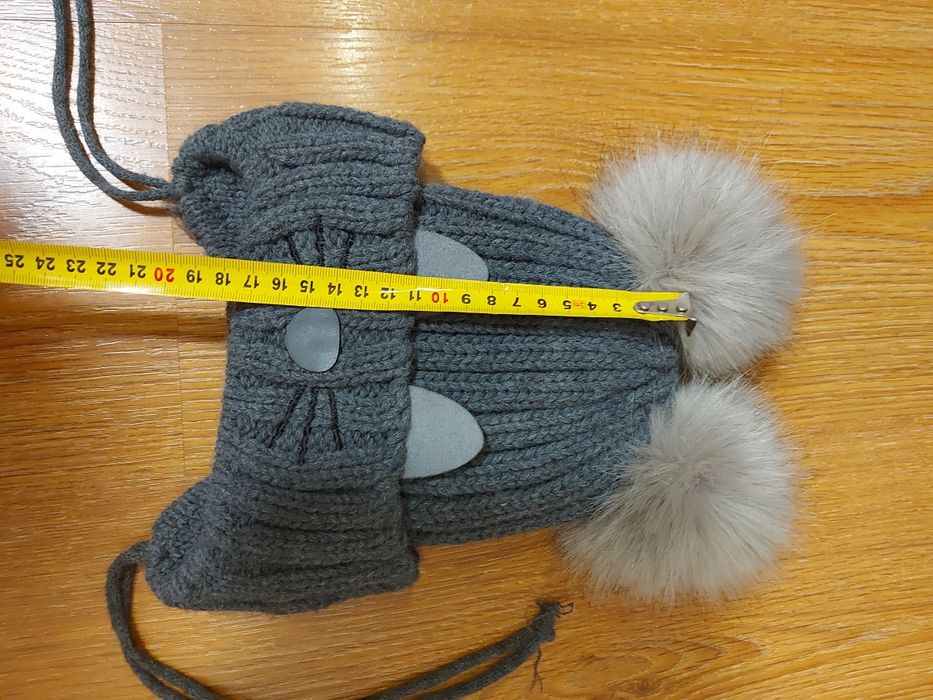 Дуже гарна тепла шапка. Підійде як хлопчику, так і дівчинці