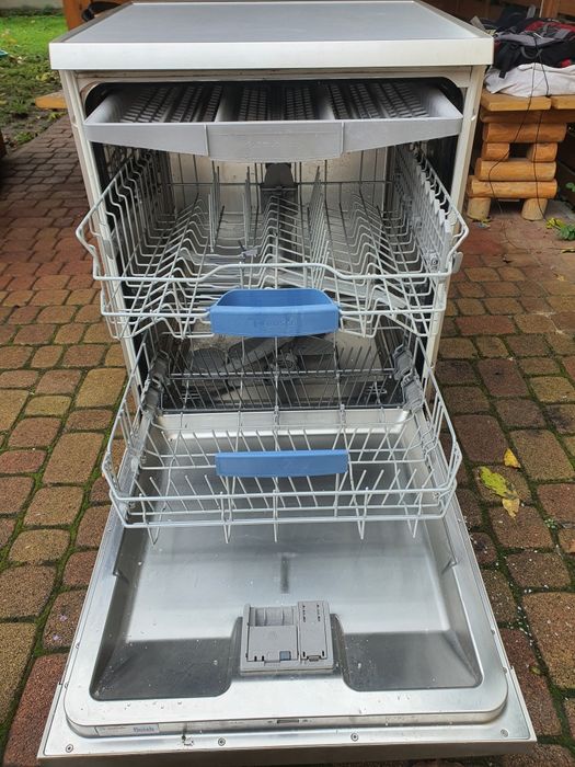 Zmywarka Bosch 60cm ,wolnostojąca,ładna.,3 szuflady.uszkodzona