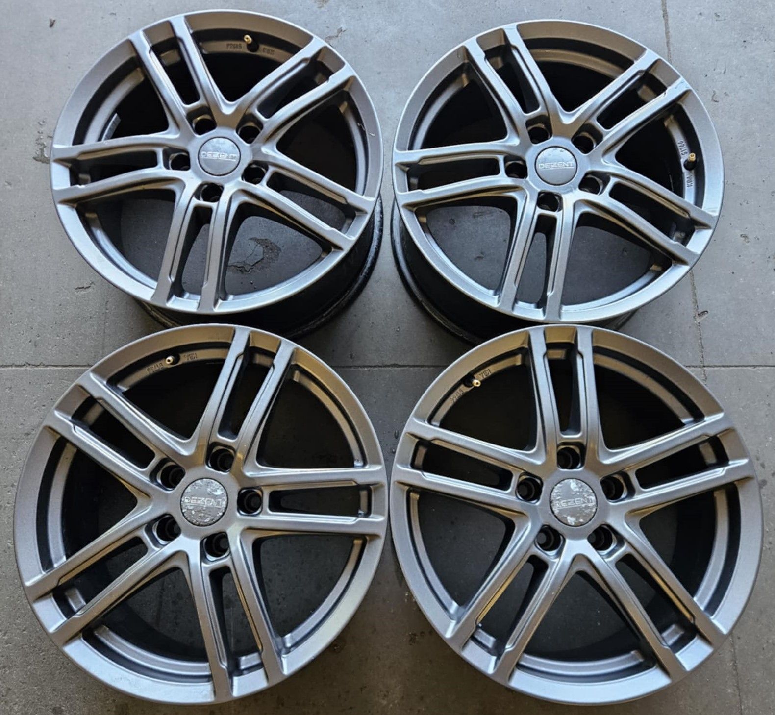 4x Felgi aluminiowe DEZENT TZ graphite 7.5 x 17 5x112 ET48