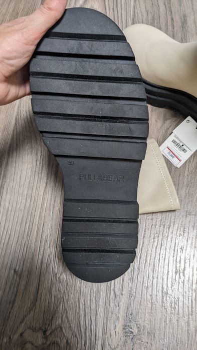 Новенькі та стильні Pull&Bear, дем сезонні ботинки