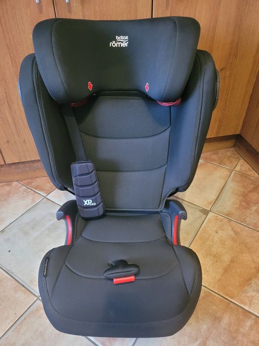 Дитяче автокрісло Britax-Romer Kidfix III S Cosmos black