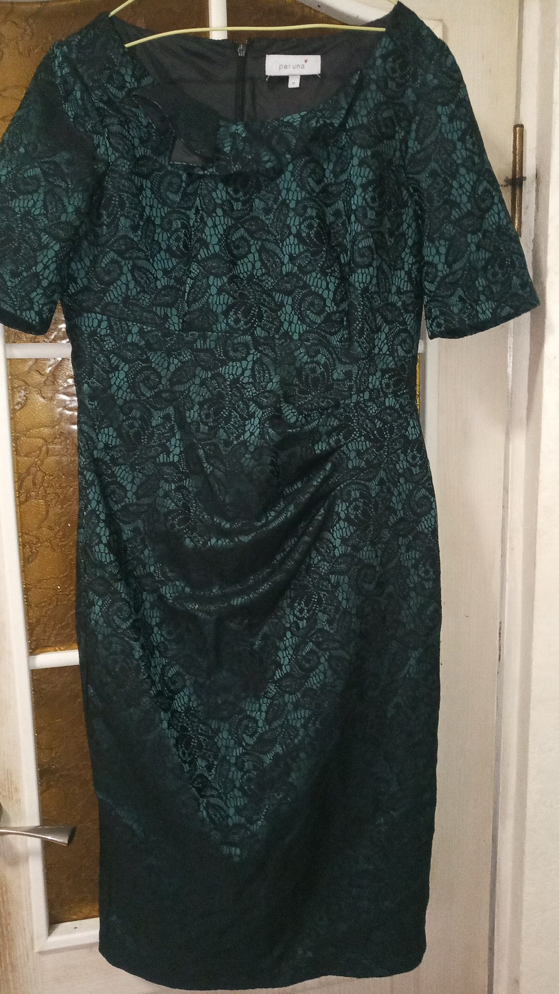 Продам класичне ажурне нарядне плаття 12розмір