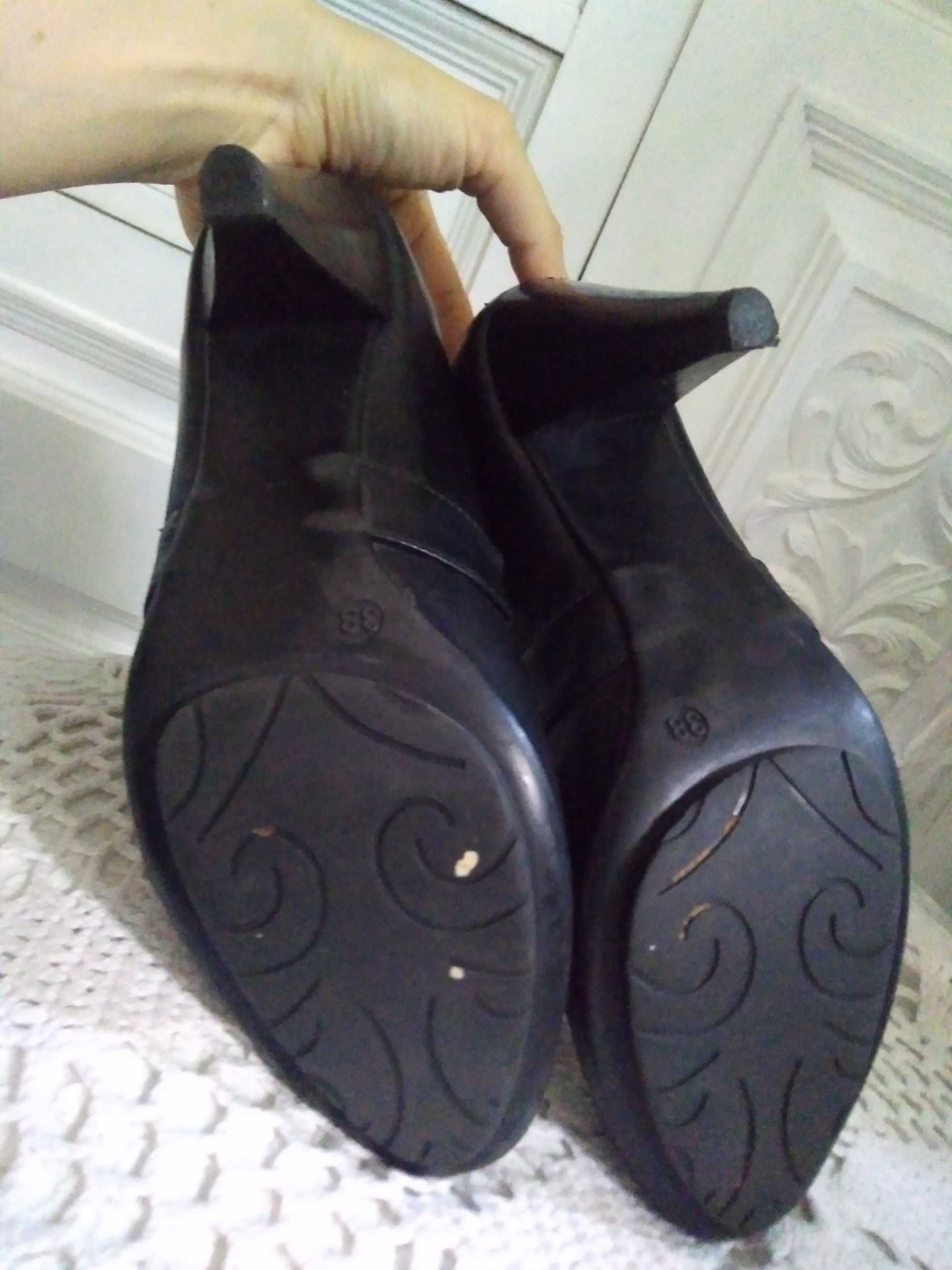 Skórzane półbuty czółenka damskie buty pantofle na obcasie rozmiar 38