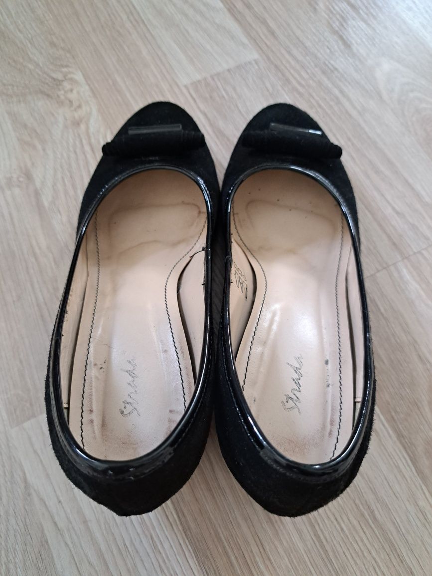 Buty na koturnie laStrada 37