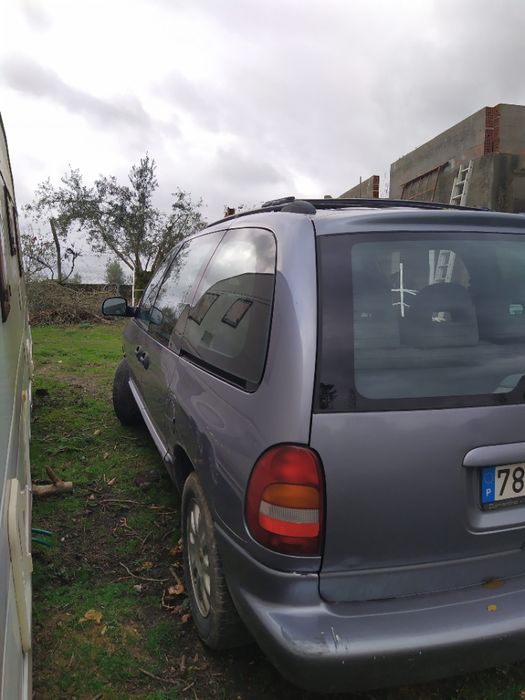 Vendo ás peça Chrysler Voyager 2.5 TD