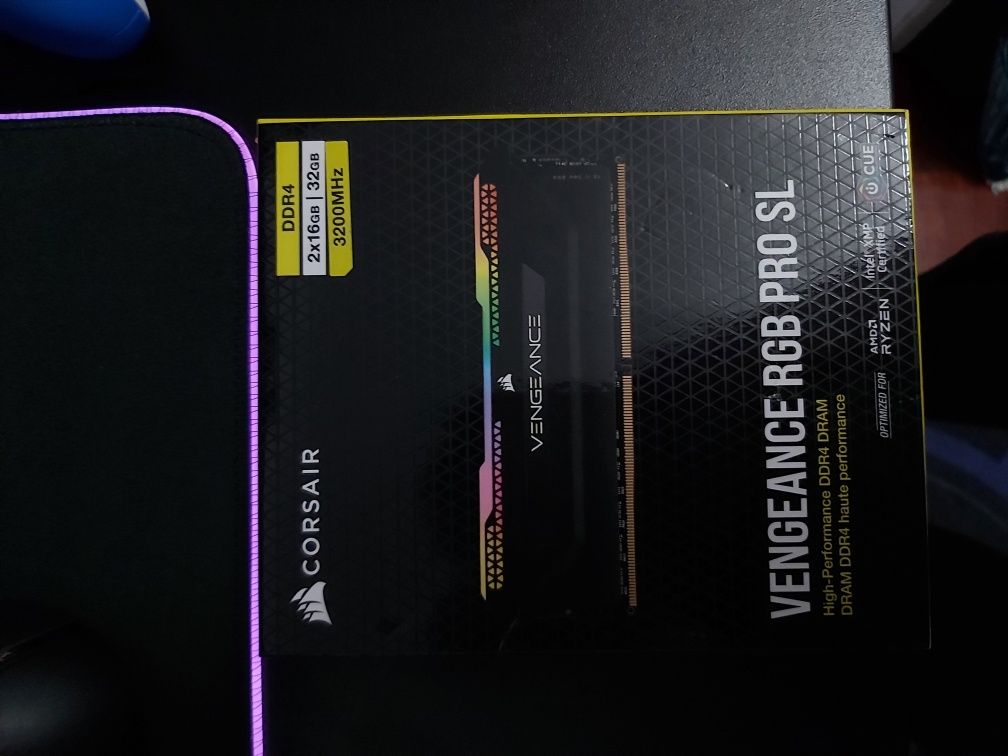 Memórias RAM Corsair Vengeance RGB PRO SL (DDR4-2×16GB-3200 MHz)