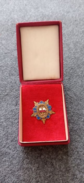 Ozdnaczenie zasłużony pracownik morza