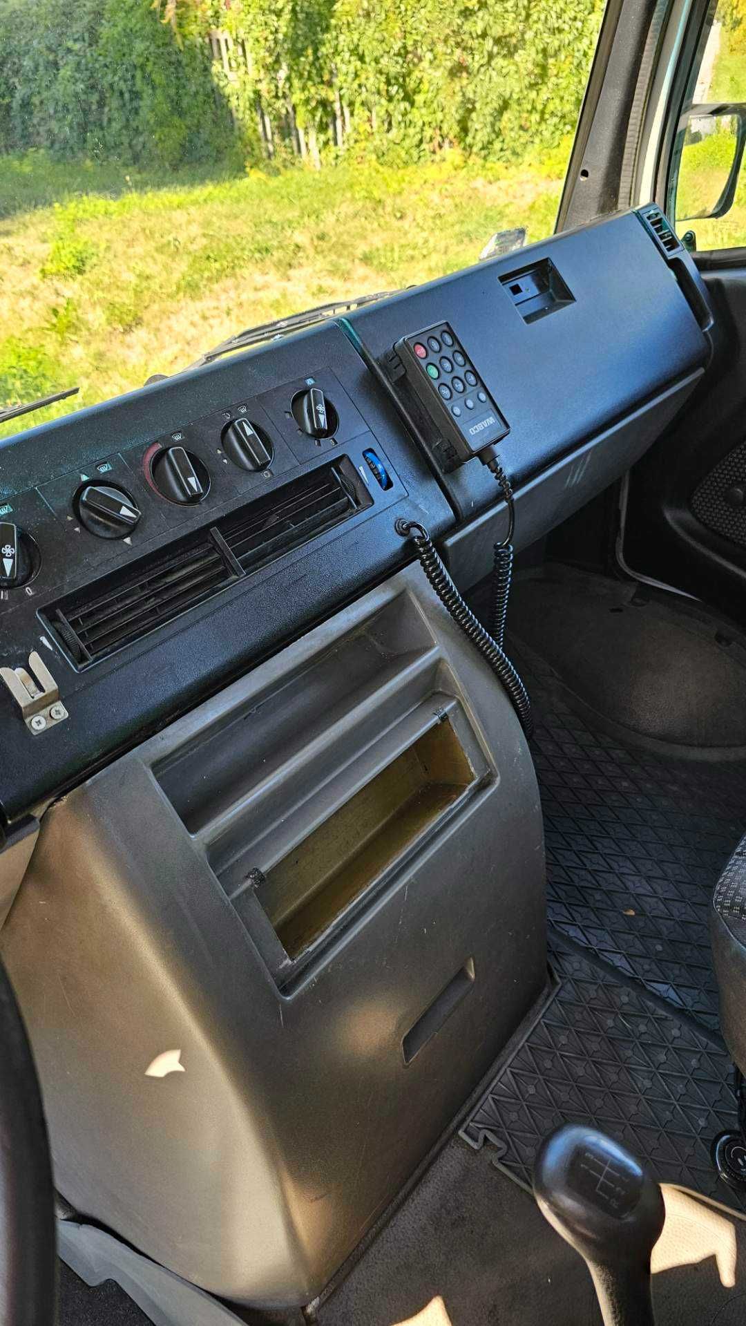 Mercedes-Benz Vario 848 D Laweta
