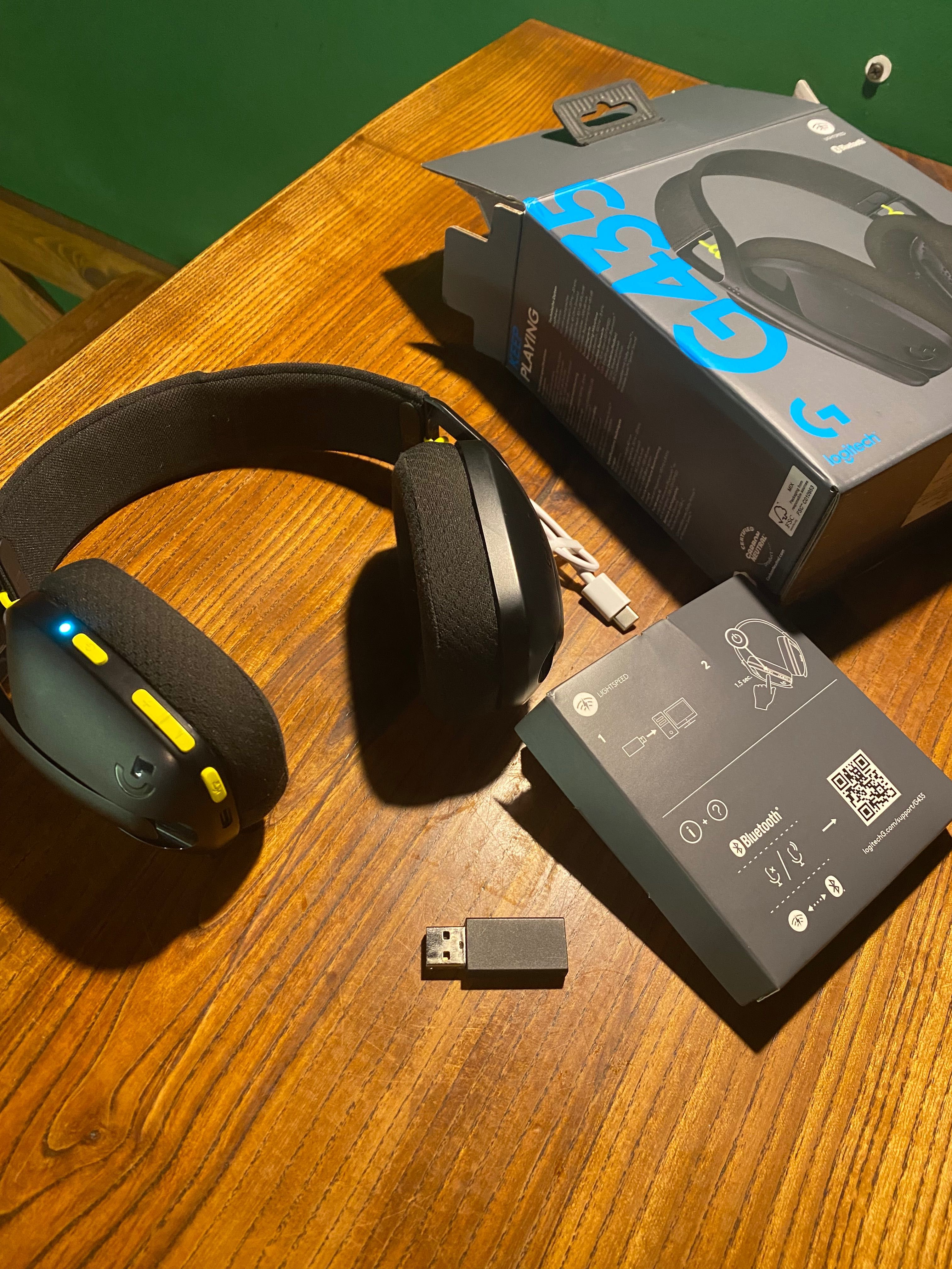 Навушники Logitech G435 LIGHTSPEED Wireless Gaming Headset — Black
