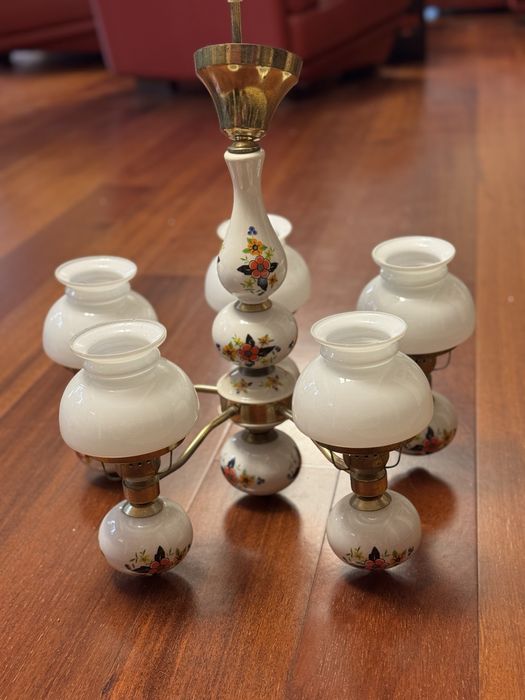 Żyrandol biały kolorowy piękne wzorki