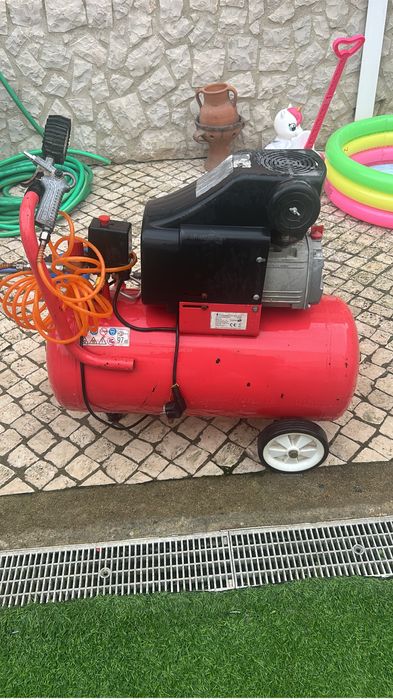 Conpressor de 100L como novo