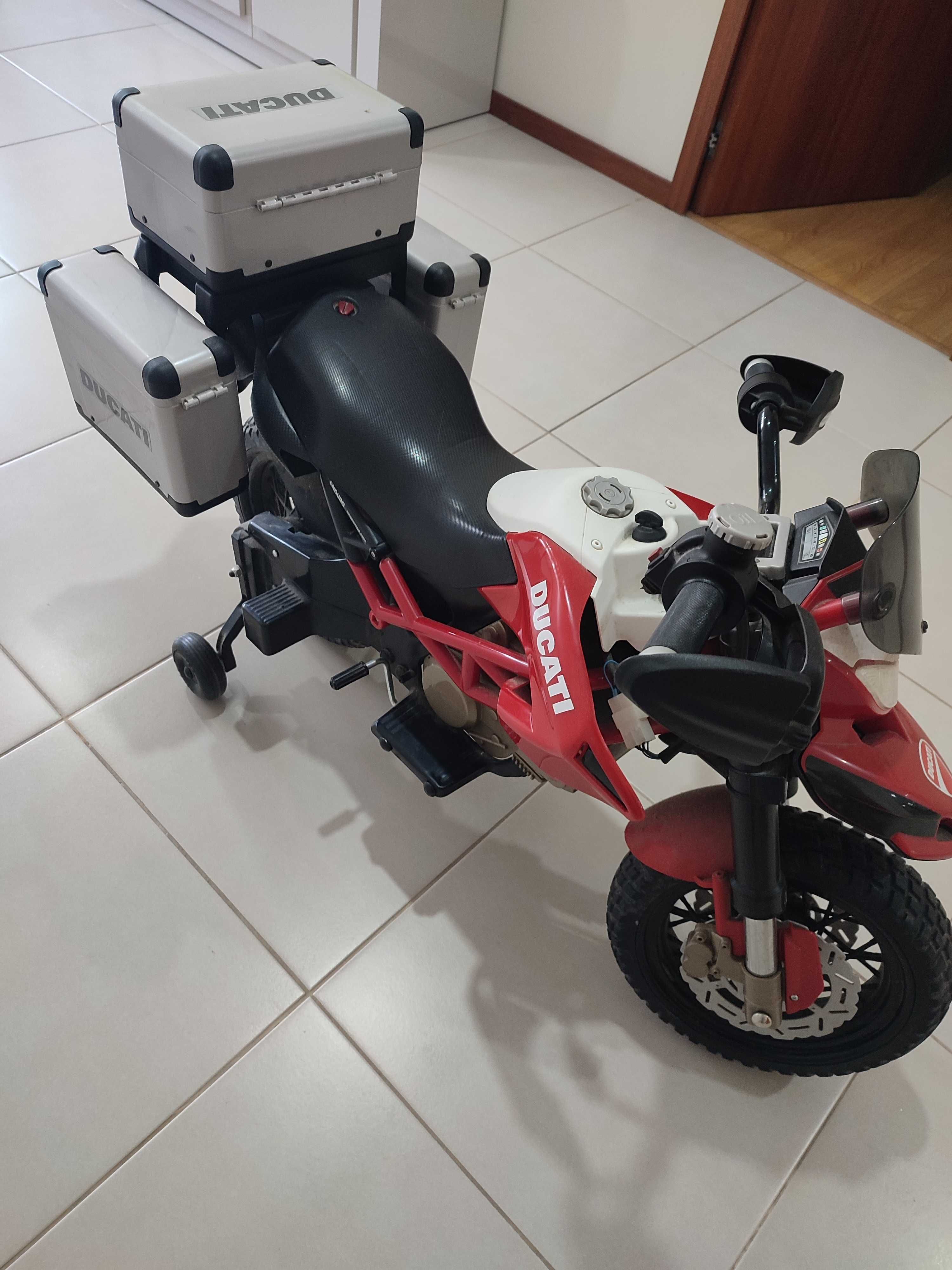 Moto a bateria pepperego Ducati multistrada