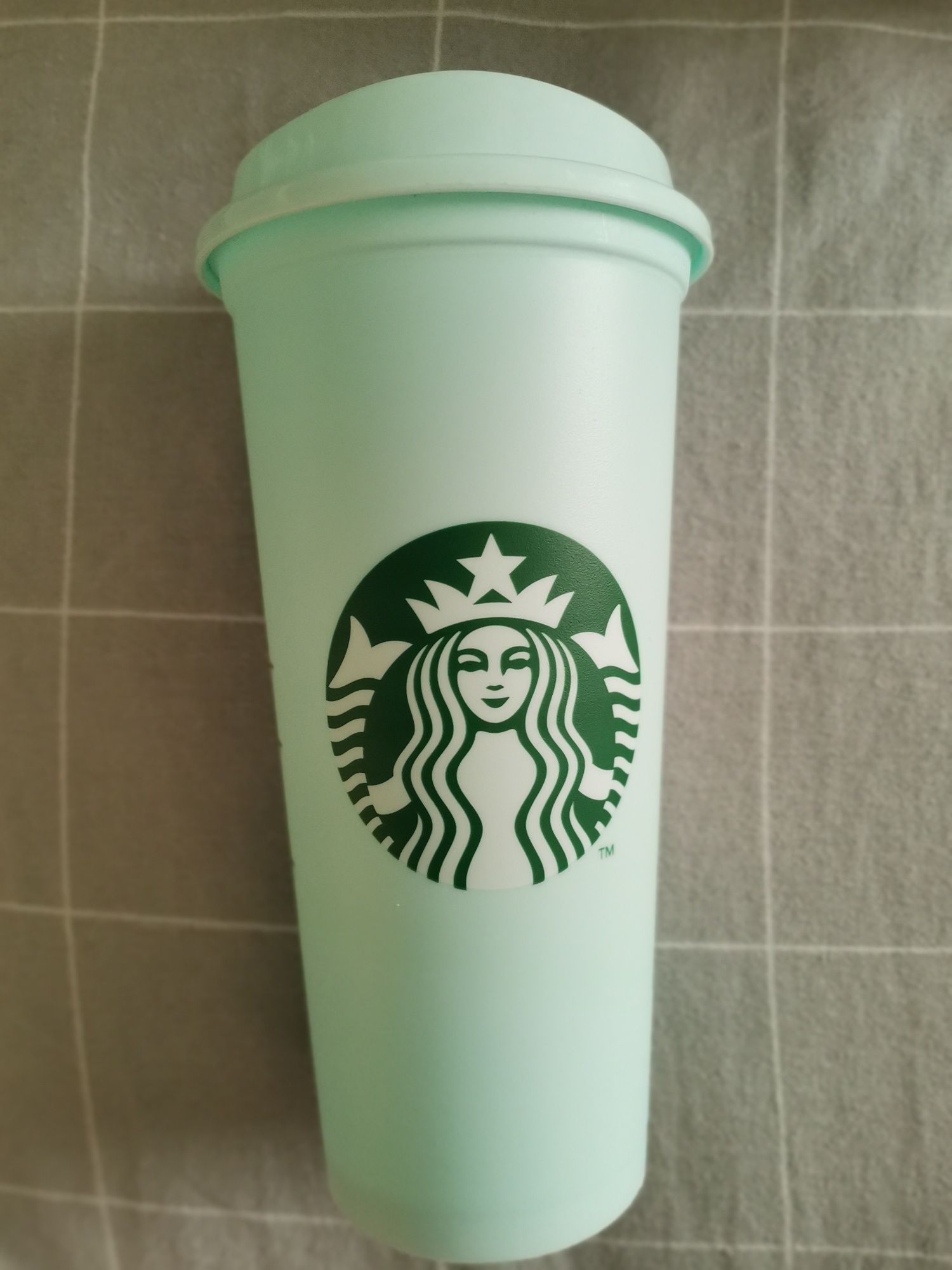 Nowy kubek wielorazowy Starbucks
