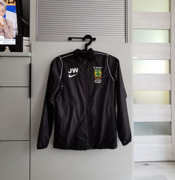 Jak nowa kurtka sportowa Nike rozm 147-158