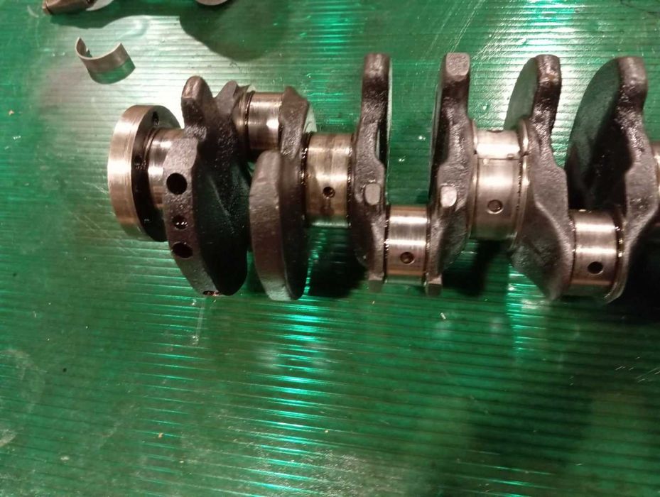 Колінвал c16nz Opel вектра а1.6 кадет аскона 1.6 шатуни поршень