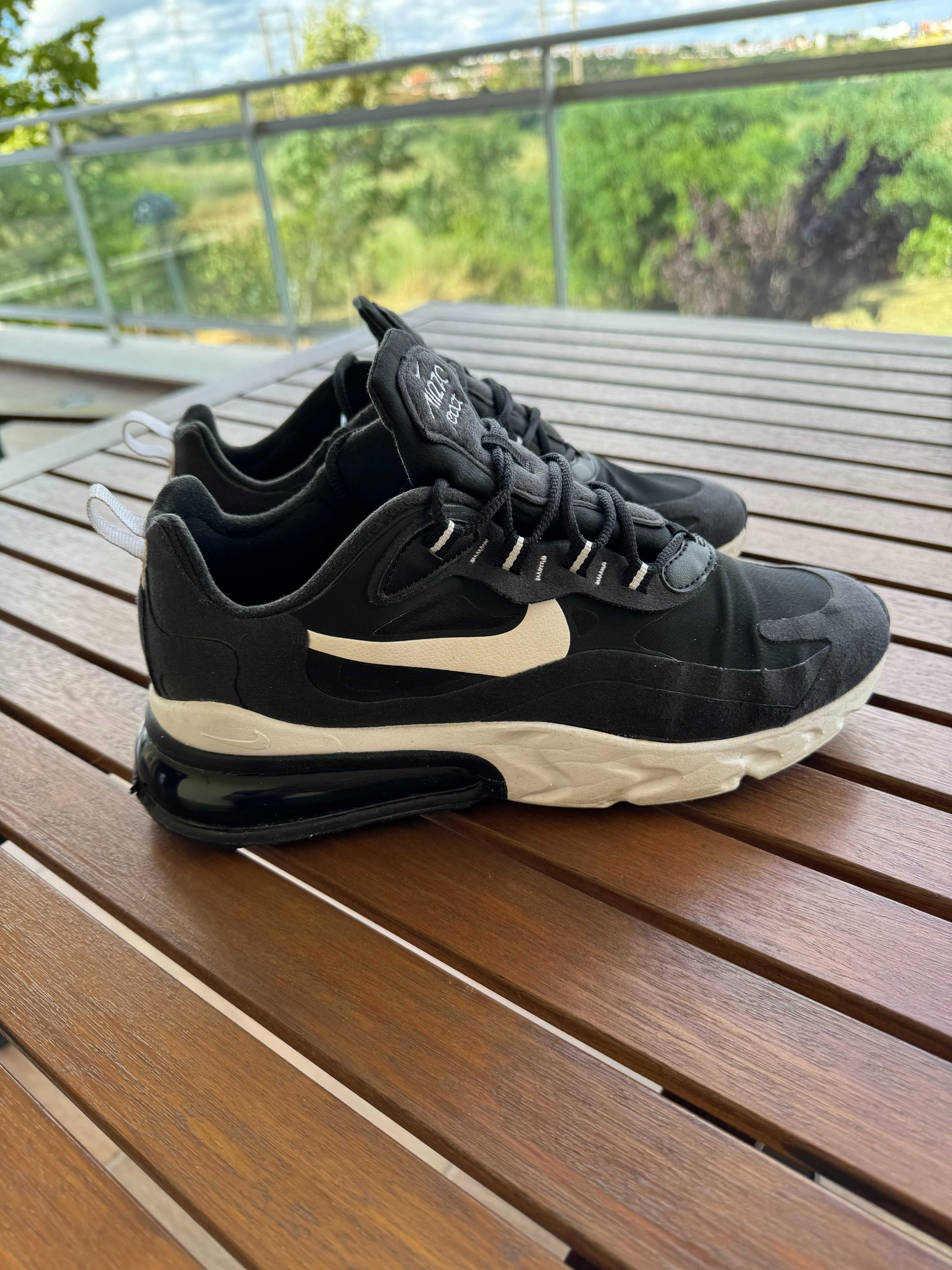 Nike AirMax React 70 Pretos