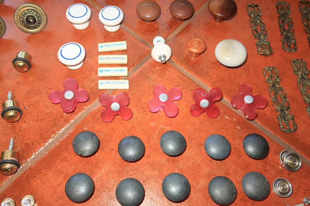 Puxadores e peças para gavetas móveis portas ou janelas