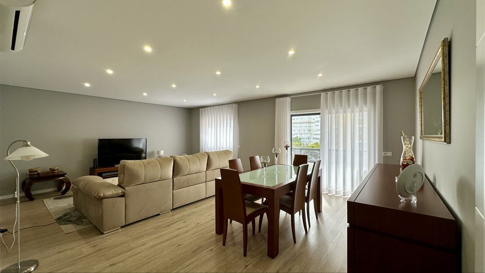 Apartamento T3 no Centro de Portimão - Áreas Generosas e com Box 65m2