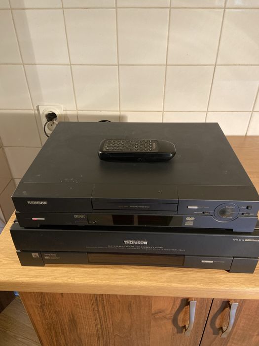 odtwarzacz DVD& odtwarzacz VHS