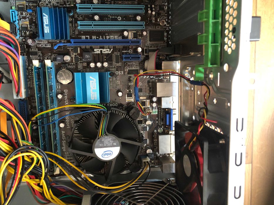 Komputer stacjonarny Acer Veriton, Win 11 Pro,  8GB ram, dysk SSD