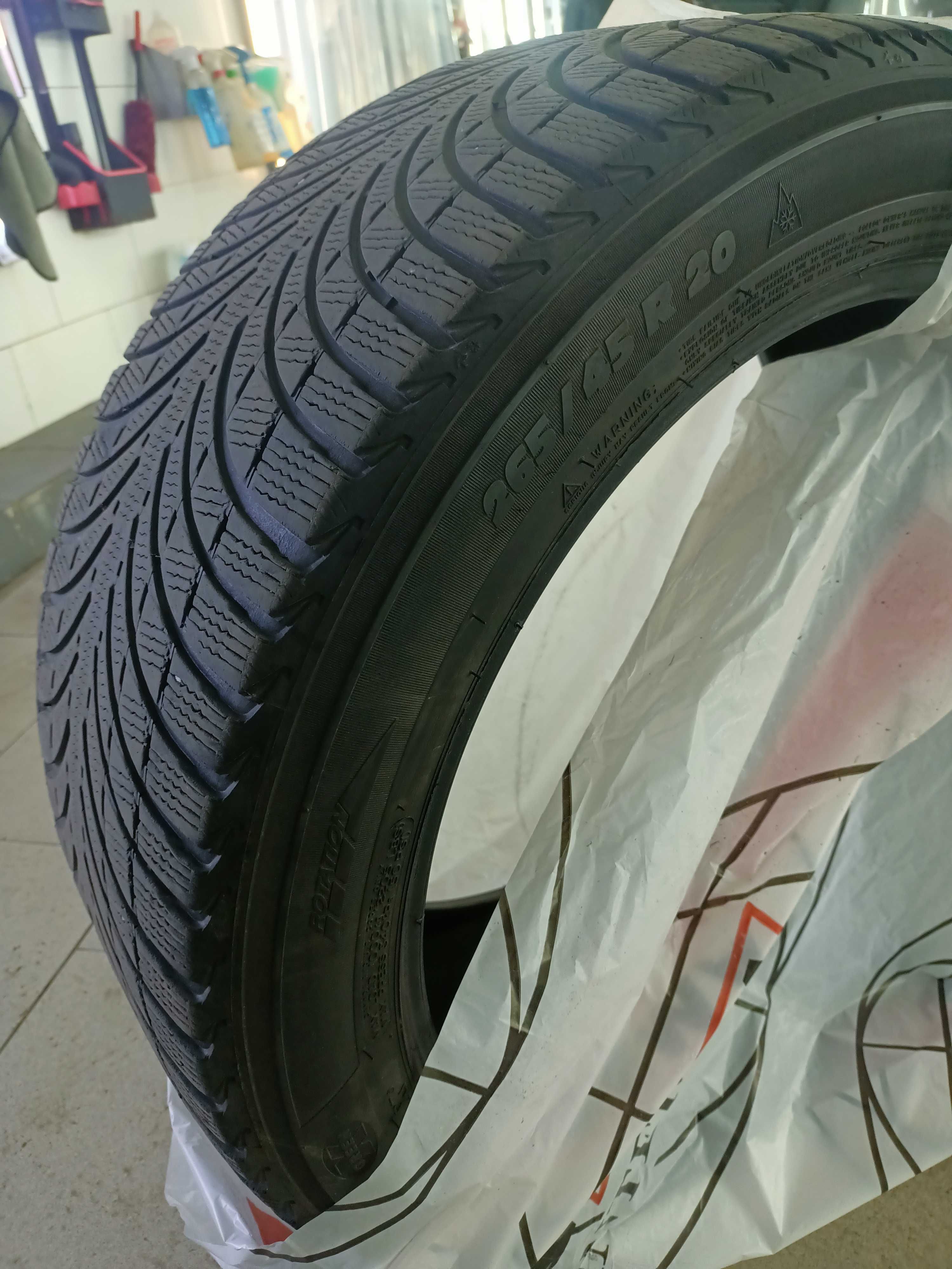 Зимова гума Michelin lattitude 265/45/20