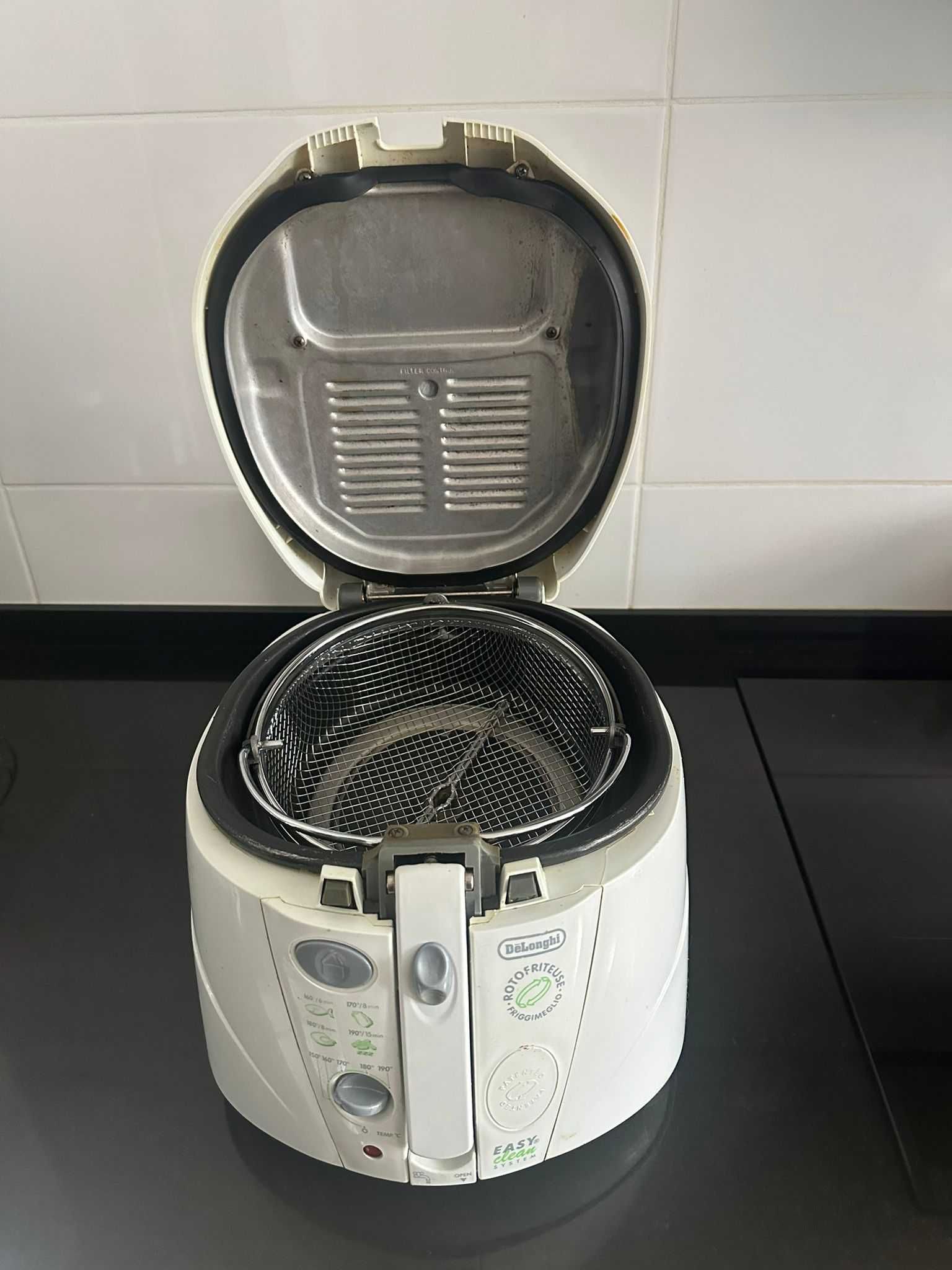 Fritadeira com Óleo DELONGHI Rotofry (1 kg)