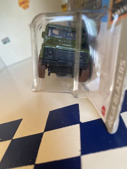 Miniatura Hotwheels Land Rover Defender 90