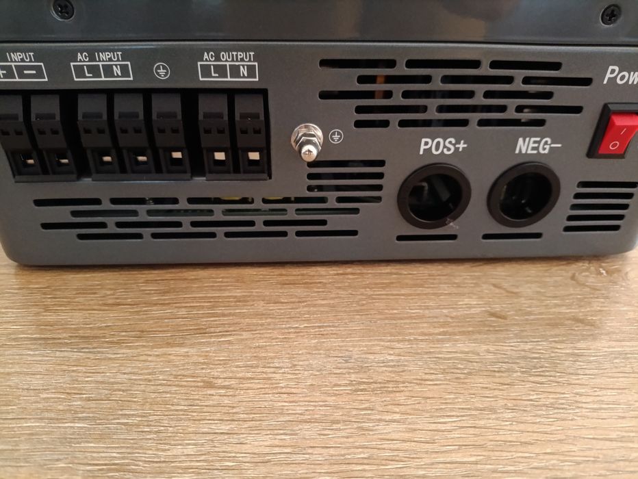 Инвертор гибридный Fchao 5.6kw 48v