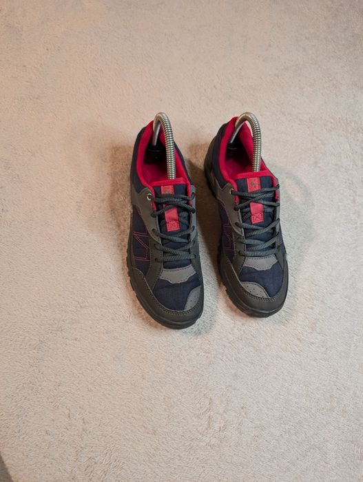 Кросівки Quechua 38р. 24 см original стан нових