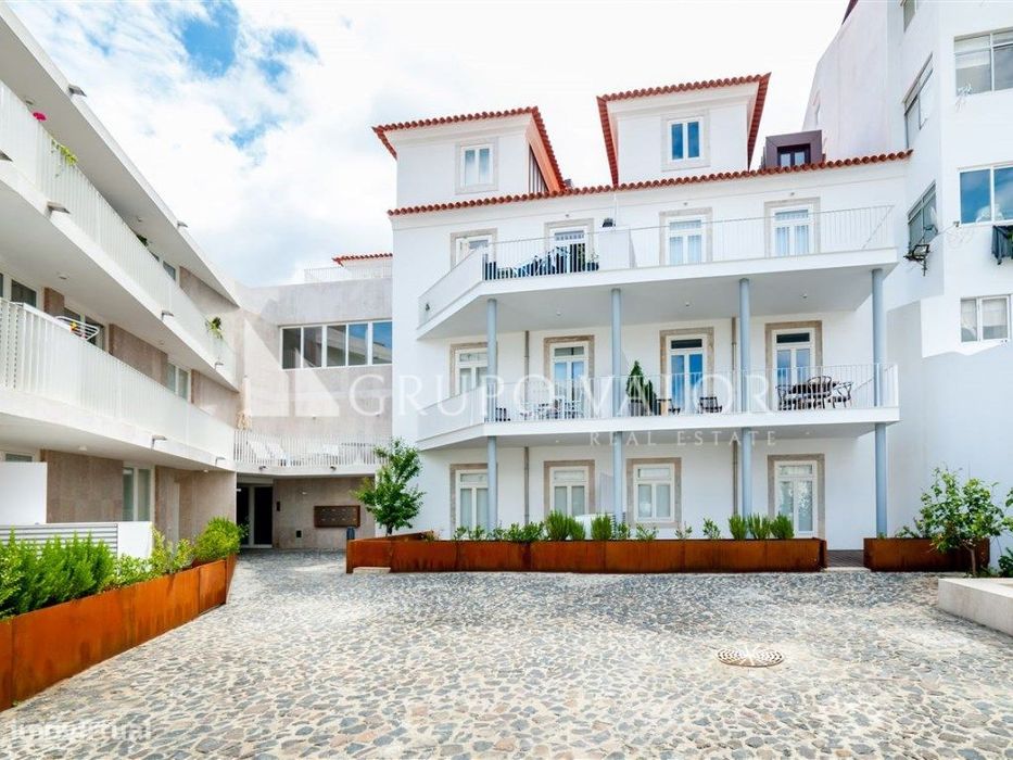 Apartamento T2 com jardim, piscina e garagem - Baixa de Lisboa/Mour...
