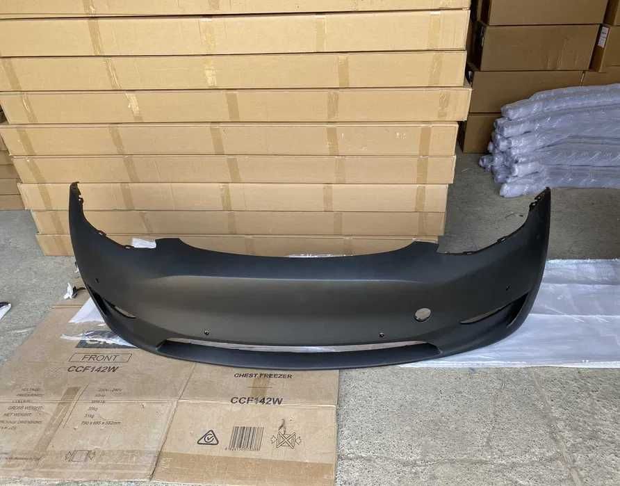 Бампер передній Tesla Model Y Дорест/Рест 2023 без парктроніків