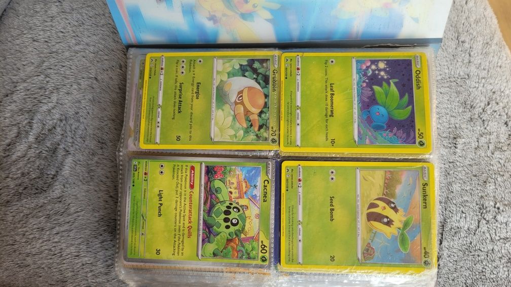 Album Pokemon karty 240 szt.