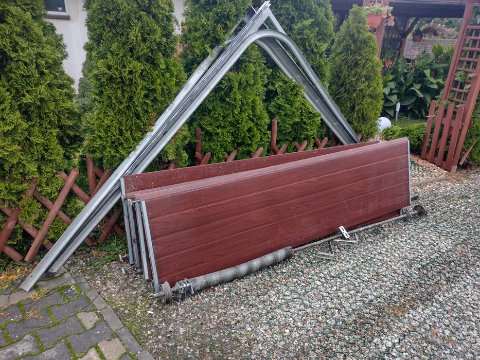 Brama garażowa segmentowa 250/240