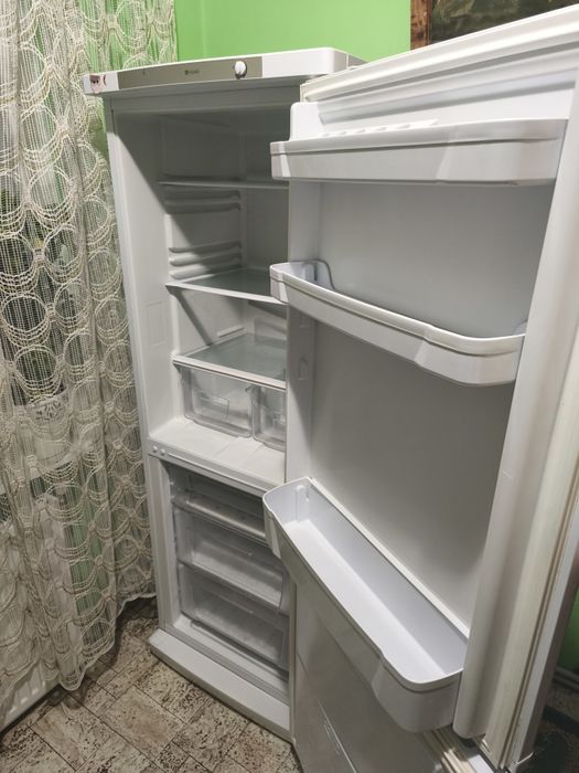 Продам холодильник