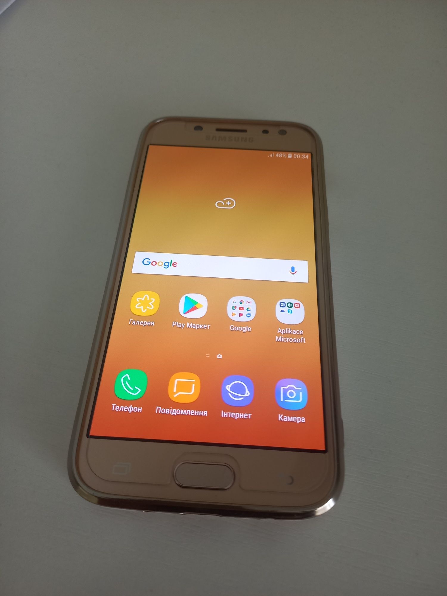 Телефон Samsung J5
